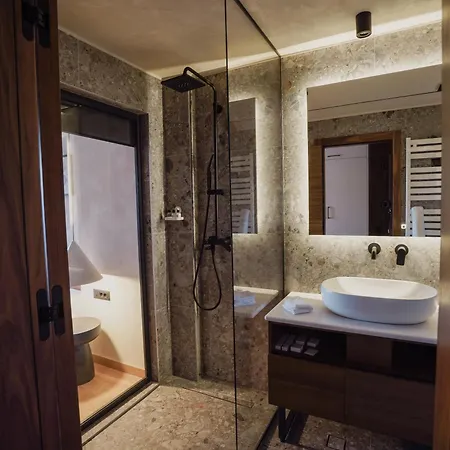 Zyra Boutique Hotel 4*